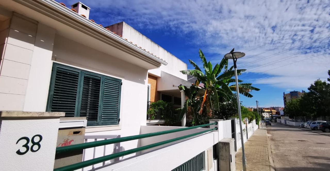 Quarto Duplo Com Kitchenette, Wc E Patio Privativo Apartment Corroios Exterior foto